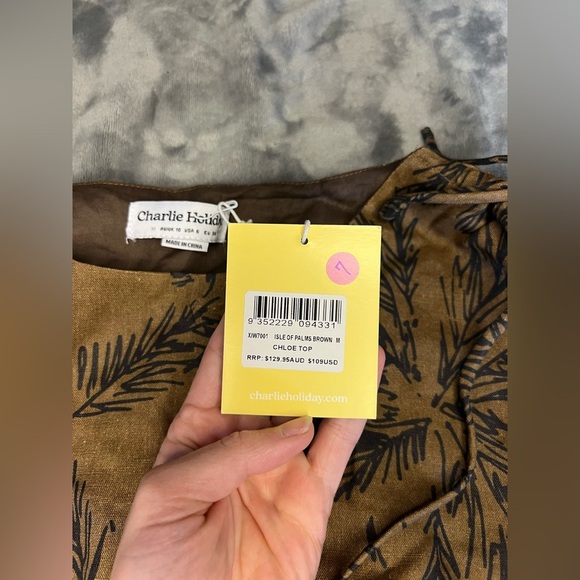 Charlie Holiday Linen Blend Chloe Printed Crop Top in a US size 6, NWT! - Picture 8 of 10